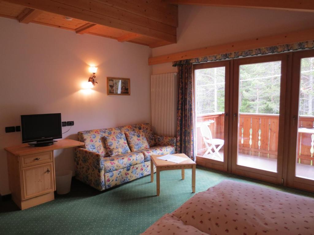 Hotel Ciasa Ai Pini St. Kassian Zimmer foto