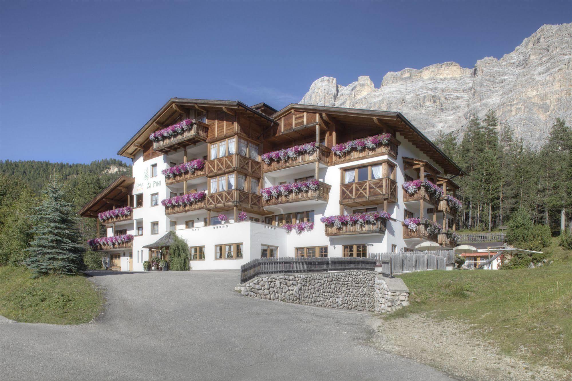 Hotel Ciasa Ai Pini St. Kassian Exterior foto